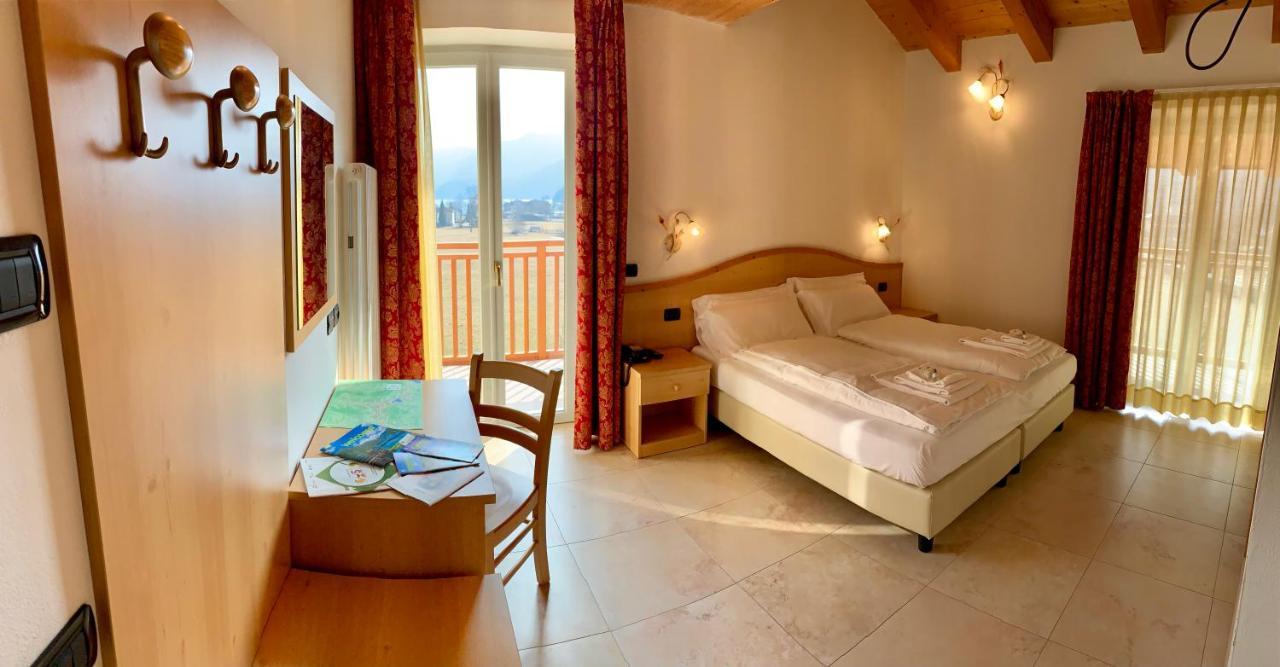 Alpieve Albergo Pieve Pieve Di Ledro Exterior photo