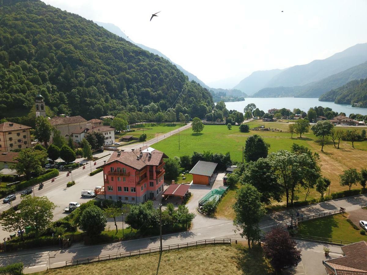 Alpieve Albergo Pieve Pieve Di Ledro Exterior photo