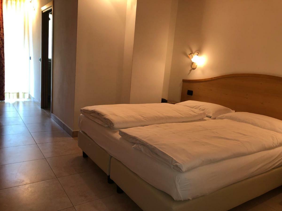 Alpieve Albergo Pieve Pieve Di Ledro Exterior photo